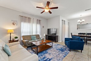 Stadtwohnung, 4 Schlafzimmer | Wohnbereich