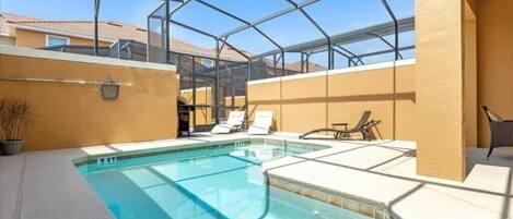 タウンホーム 4 ベッドルーム | プール | 温水プール