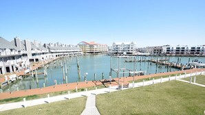 Townhome, 2 Bedrooms | Marina
