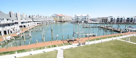 Townhome, 2 Bedrooms | Marina