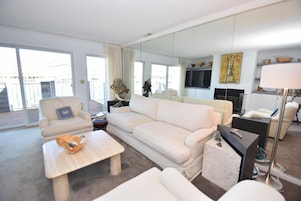 Townhome, 2 Bedrooms | Living area