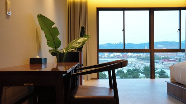 Room, Garden View | Desk, free WiFi, bed sheets
