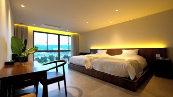 Suite, Ocean View | Desk, free WiFi, bed sheets