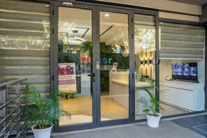 Property entrance - Housr Sector 42 Gurgaon Golf Course Road (Gurugram)