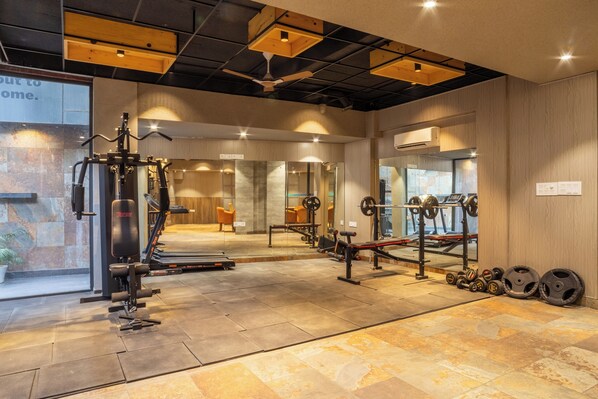 Fitness facility - Housr Sector 42 Gurgaon Golf Course Road (Gurugram)
