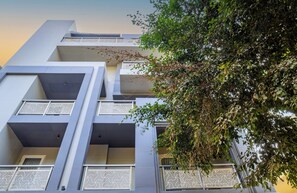 Front of property - Housr Sector 42 Gurgaon Golf Course Road (Gurugram)