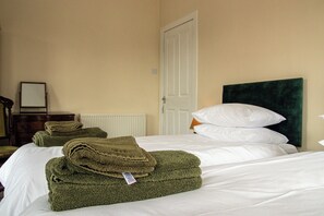 3 soverom, strykejern/-brett, wi-fi og sengetøy