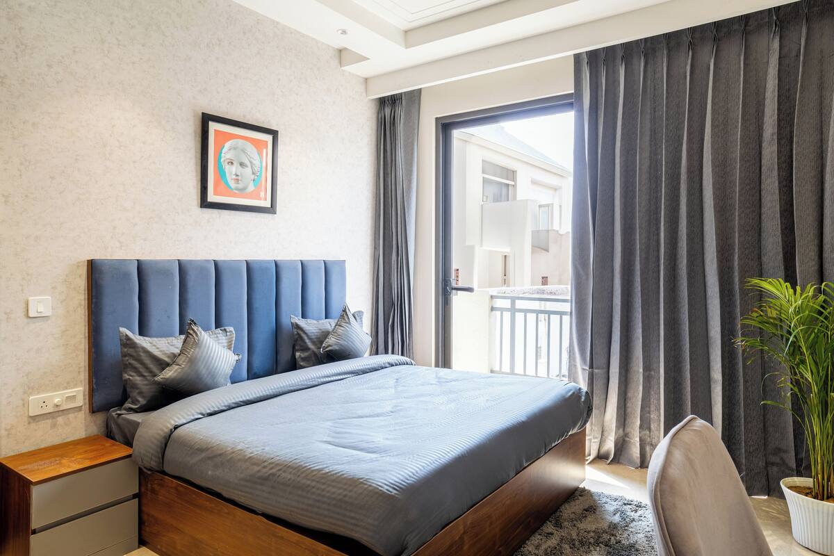 Studio, City View | In-room safe, desk, laptop workspace, blackout drapes
