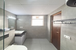 Studio, Stadtblick | Badezimmer
