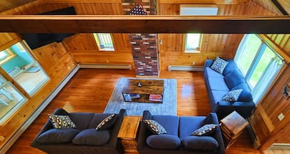 Big Wood Lodge-Lakefront*Pet Friendly*Private Dock