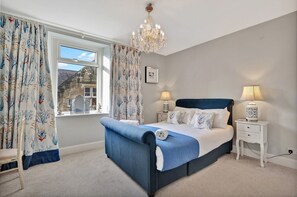 3 soveværelser, skrivebord, strygejern/strygebræt, weekendseng