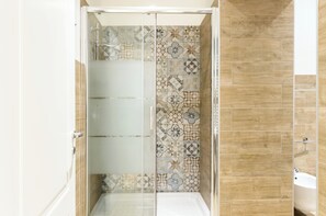 Hair dryer, bidet, towels, soap - 4 Bedroom Apartment in Rome (Roma)