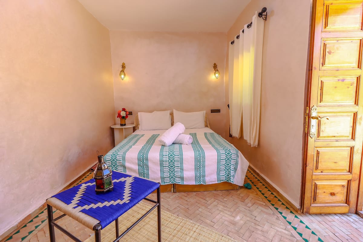Ropa de cama hipoalergénica y minibar