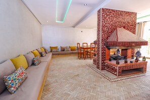 Lobby sitting area - Ferme d'hôte Zomorroda (Saâda)