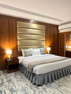 Quarto solteiro luxo | Roupas de cama premium, edredons de pluma, camas com colchões pillow-top