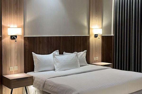 Premium bedding, down comforters, pillowtop beds, desk