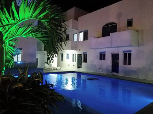 2 Minutes From the Beach, Brand new Apar