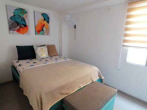 2 Minutes From the Beach, Brand new Apar