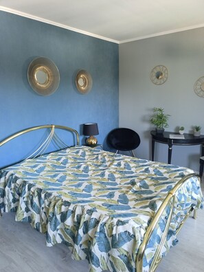 1 chambre, fer et planche à repasser, Wi-Fi, draps fournis