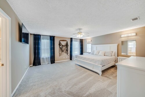  Spacious 4-bedroom house in sunny Panama City Beach with AC, WiFi, & Game Room!