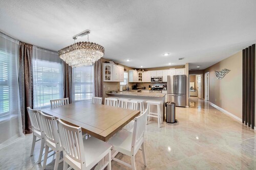  Spacious 4-bedroom house in Panama City Beach with a Pool, WiFi, & Game Room!
