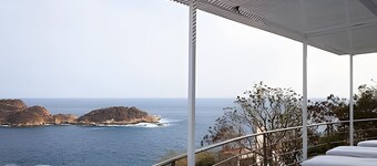 Casas del Agua in Acapulco with A/C