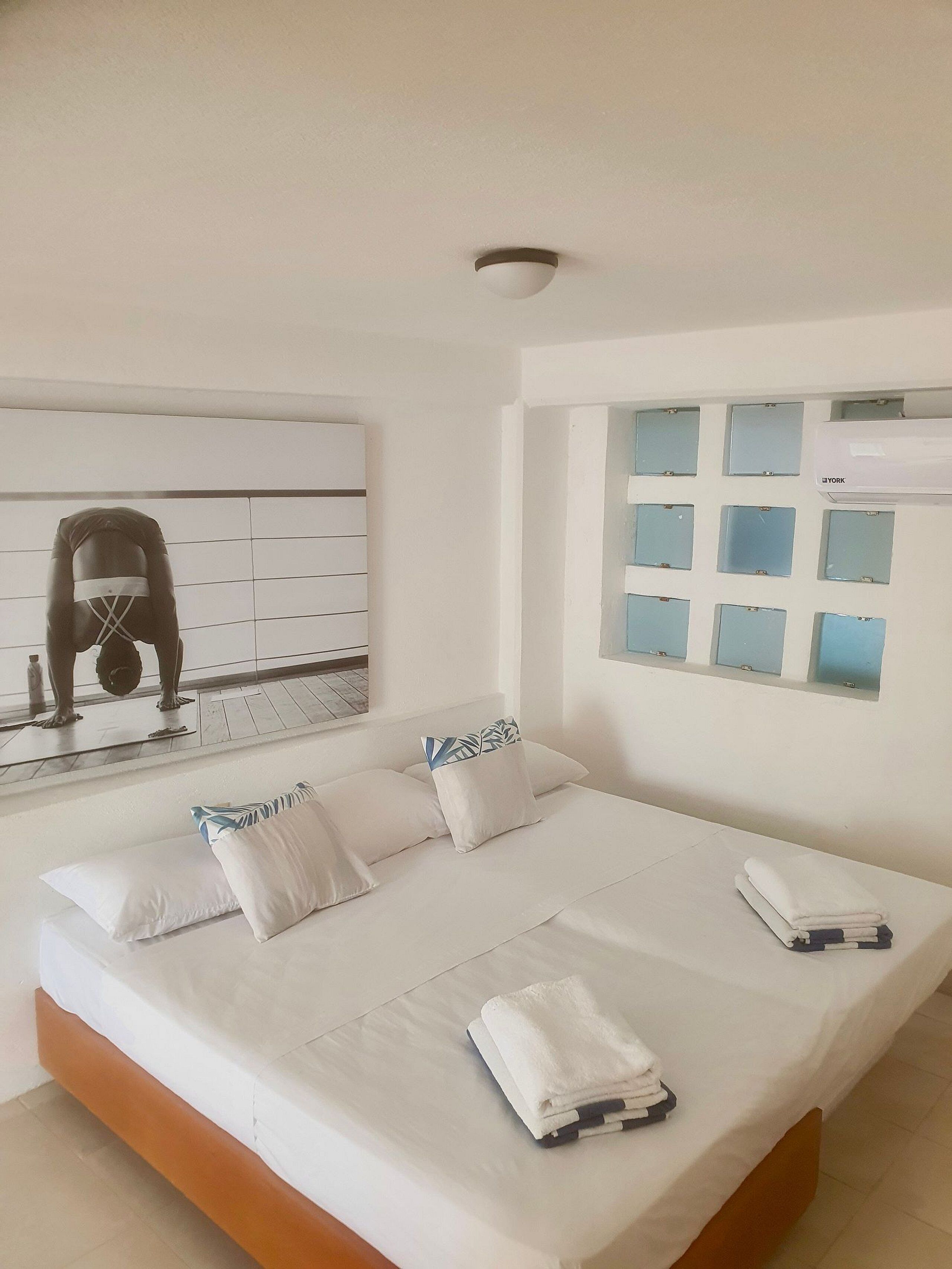 2 bedrooms, bed sheets