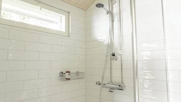 Hårtork, bidé, handdukar och tvål