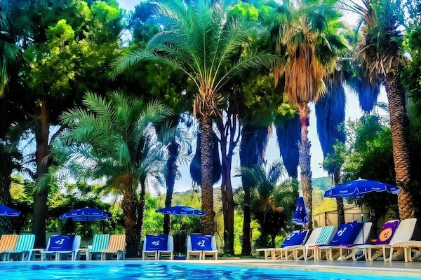 Seasonal outdoor pool