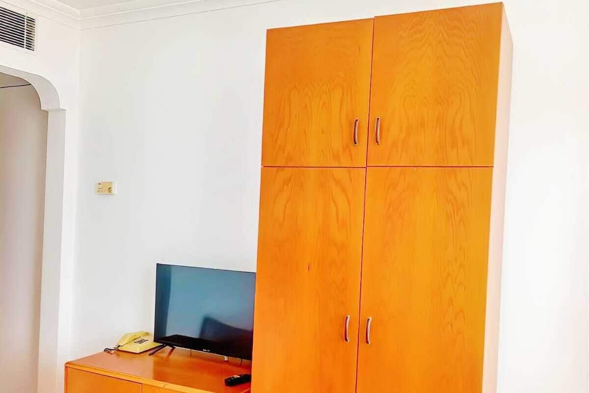 Gratis produkter i minibar och arbetsyta för laptop