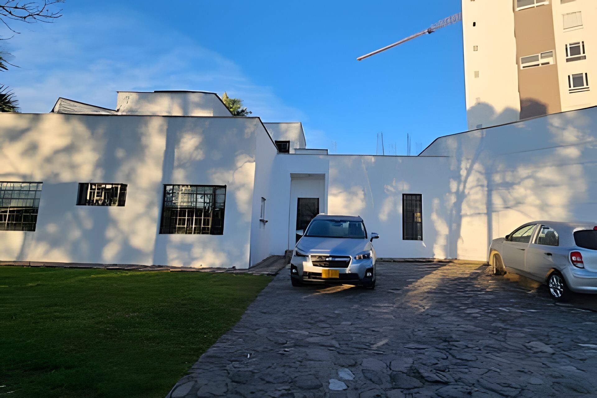 المنطقة المحيطة بالمنشأة