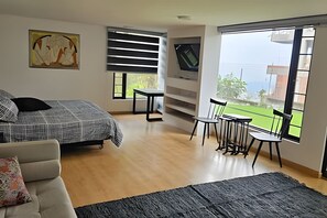 4 chambres, fer et planche à repasser, accès Internet, draps fournis