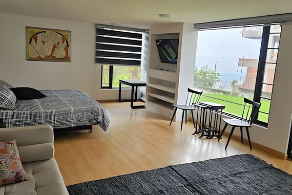 4 Schlafzimmer, Bügeleisen/Bügelbrett, Internetzugang, Bettwäsche