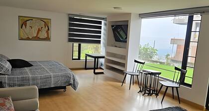 Luxury Countryside House with Central Location