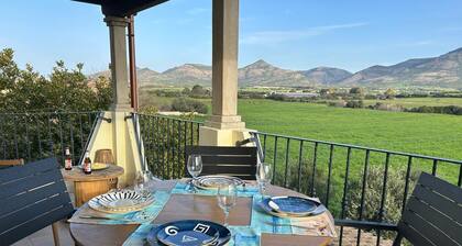 Villa Oleanders d'Ogoz with crazy views and pool