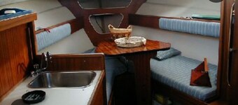 Albin 25 Trawler on Beautiful Lake Chelan
Camp at dockside or explore uplake.