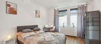 Central location... Ideal for business people, fitters...3 rooms, WiFi, SmartTVs