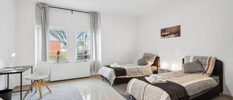 3 Schlafzimmer, Schreibtisch, Bügeleisen/Bügelbrett, kostenloses WLAN