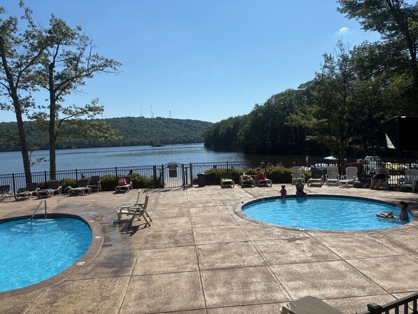 Ulkouima-allas, lämmitetty uima-allas