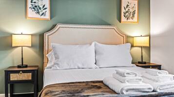 3 bedrooms, desk, travel crib, free WiFi