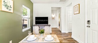 Clean, Modern, Walk to Downtown | SAI