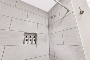 Hair dryer, towels - Updated Gem|FIFA 2026 | 15 Min to AT&T & DFW | TMC (Irving)