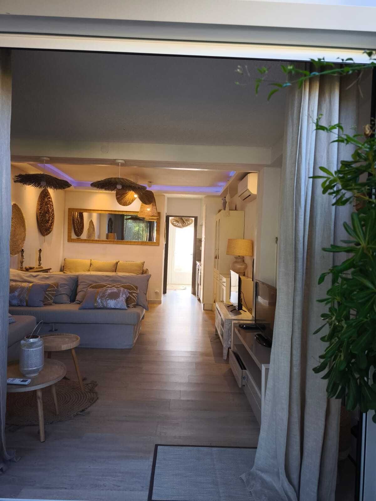Gezellig Airco-appartement Met Privé Tuin, Zwembad & Parking, Dicht Bij Zee - Grimaud
