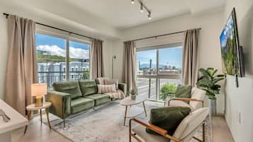 TV connectée, table de tennis de table, vidéothÚque