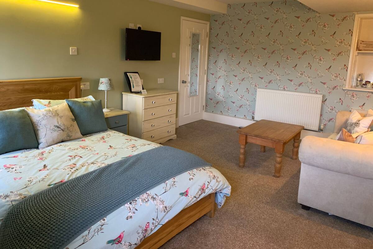 Deluxe Double Room, Garden View | Free WiFi