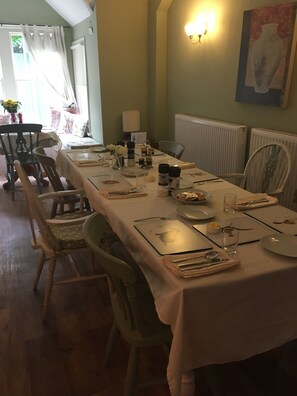 Dining room - Lodbourne Farmhouse (Gillingham)