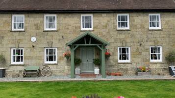 Fachada de la propiedad