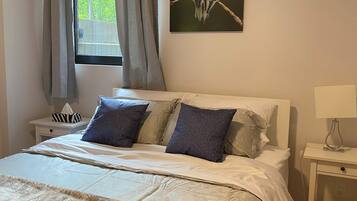 2 bedrooms, WiFi, bed sheets