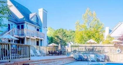 Hillside BLUE MTN family Loft