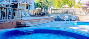 Hillside BLUE MTN family Loft